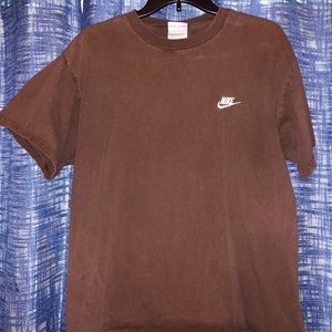 Men’s embroidered Nike T-Shirt